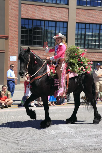 Portland - 12 czerwca: róża Festiwal coroczna parada przez centrum 12 czerwca, 2 — Zdjęcie stockowe