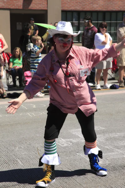 포틀랜드-6 월 12 일: 6 월 12 일, 2 시내를 통해 축제 연례 퍼레이드를 로즈 — 스톡 사진