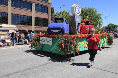 Portland - Haziran 12: Gül Festivali yıllık geçit aracılığıyla şehir merkezine 12 Haziran 2