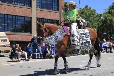 Portland - Haziran 12: Gül Festivali yıllık geçit aracılığıyla şehir merkezine 12 Haziran 2