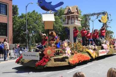 Portland - Haziran 12: Gül Festivali yıllık geçit aracılığıyla şehir merkezine 12 Haziran 2