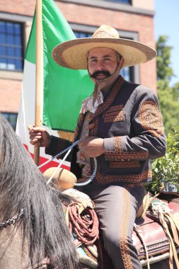 Portland - Haziran 12: Gül Festivali yıllık geçit aracılığıyla şehir merkezine 12 Haziran 2