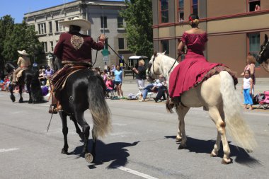 Portland - Haziran 12: Gül Festivali yıllık geçit aracılığıyla şehir merkezine 12 Haziran 2