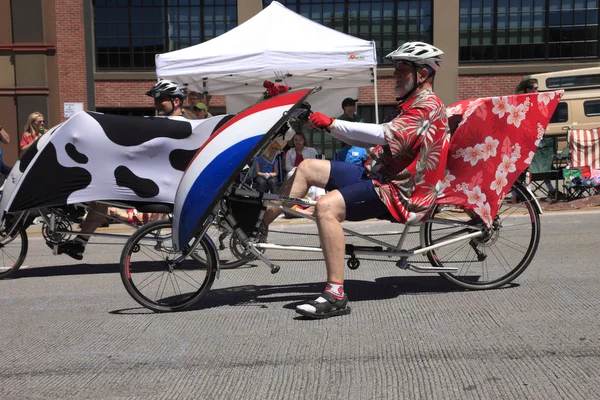 stock image PORTLAND - JUNE 12: Rose Festival annual parade through downtown June 12, 2