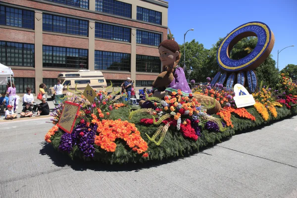 Portland - 12 czerwca: róża Festiwal coroczna parada przez centrum 12 czerwca, 2 — Zdjęcie stockowe