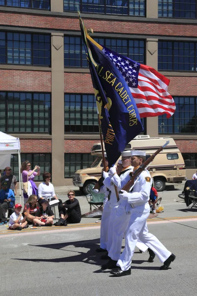 Portland - Haziran 12: Gül Festivali yıllık geçit aracılığıyla şehir merkezine 12 Haziran 2 — Stok fotoğraf