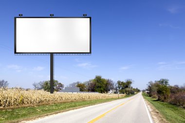 ülke yolda billboard