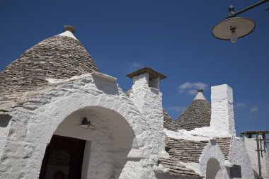 Trulli ve lamba