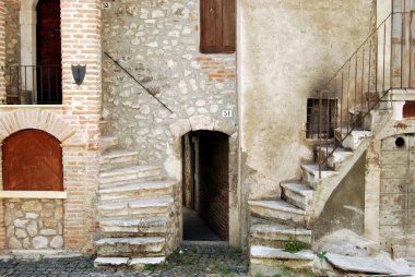 Tipik dağ mimarisi - Assergi - Abruzzo - İtalya