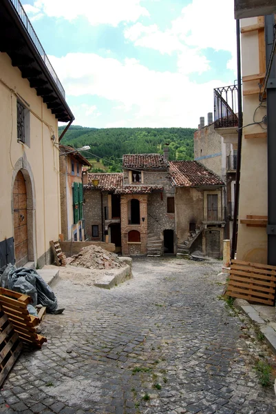 Widok Assergi po trzęsieniu ziemi - Abruzja - Włochy — Zdjęcie stockowe