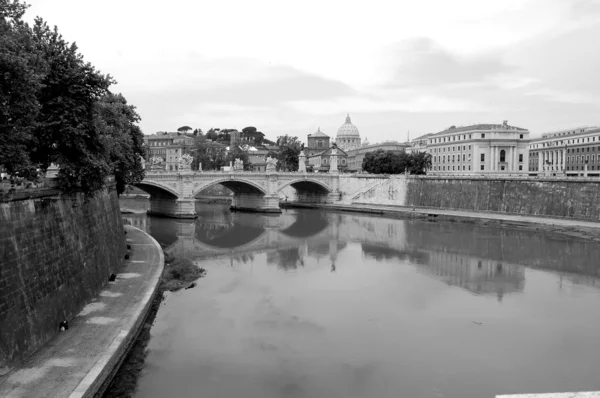 Blick auf Rom und die vatikanische Stadt — Stockfoto