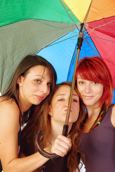 Friends under the umbrella — Stock Photo, Image