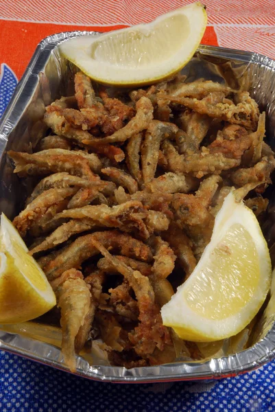 stock image A basket of tasty fried fish