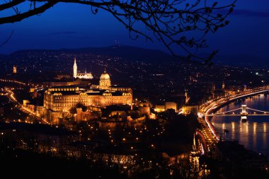 gece Budapeşte panorama
