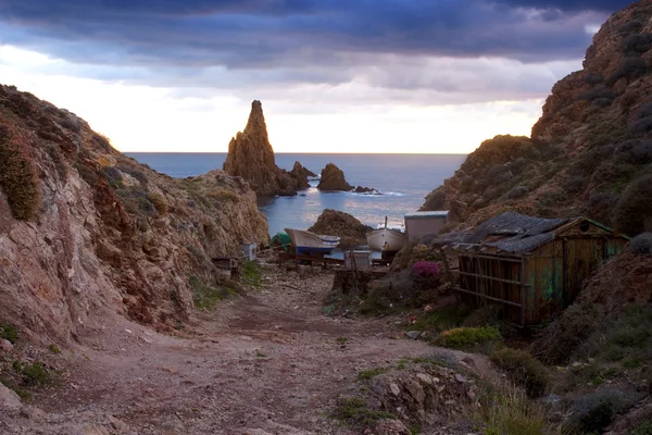 Schöne landschaft mit booten in der nähe von almería, cabo de gata, spanien — Stockfoto