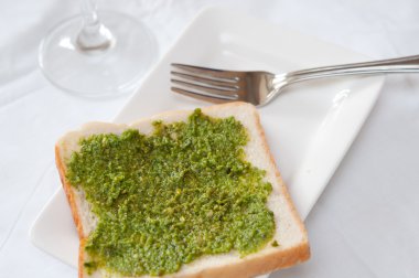 lezzetli pesto tost