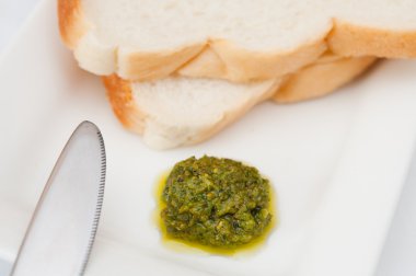 lezzetli pesto tost