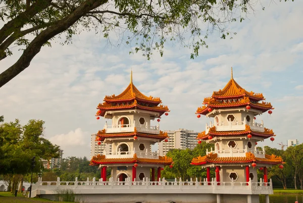 Dubbel orientaliska pagoder — Stockfoto