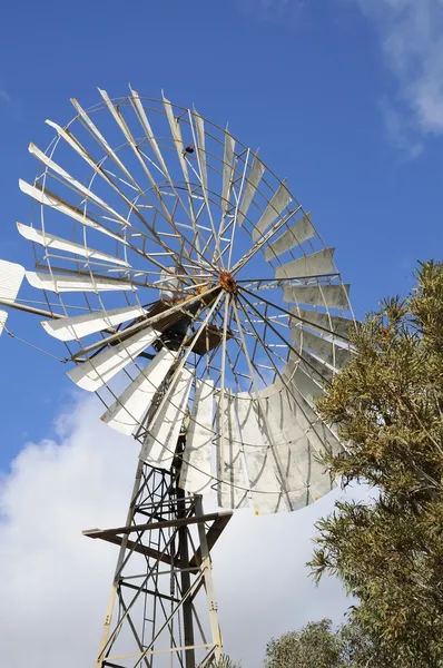 Huge manual windmill — Stock Photo, Image