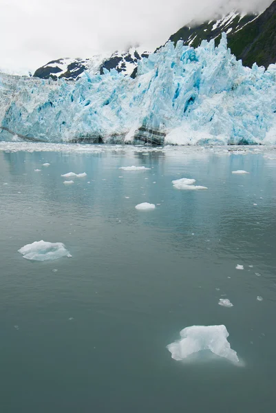 大冰川的低射，打 — 图库照片