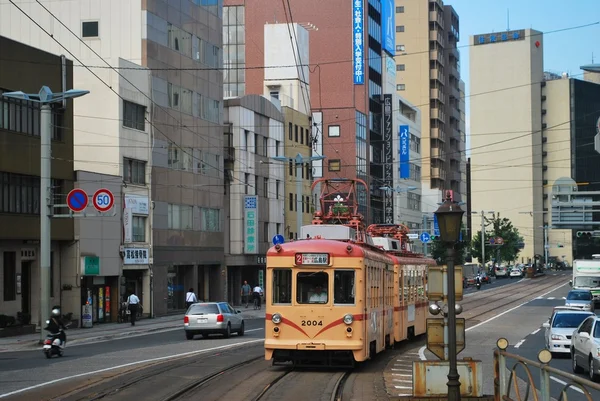 Elektrická tramvaj na ulici — Stock fotografie