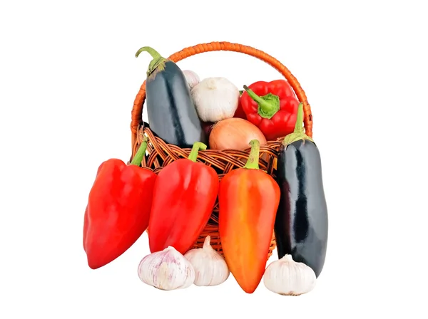 Groenten in een Chalinolobus mand — Stockfoto