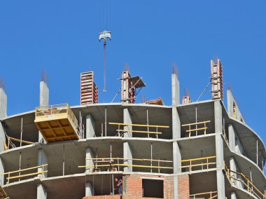 Ñoncrete formwork on construction site