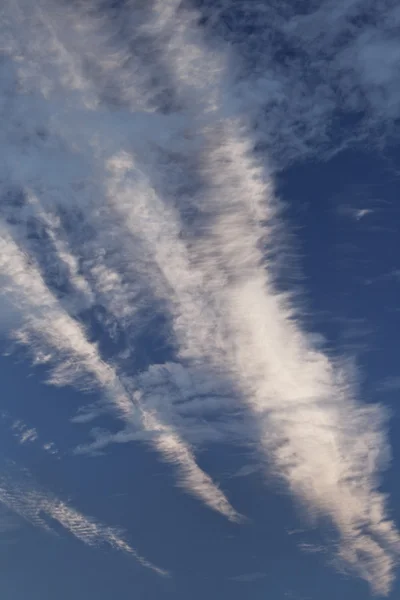 Wolkenlandschaft - nur Himmel und Wolken — Stockfoto