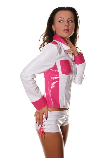 Modelo bonito vestindo jaqueta de PVC elegante e shorts — Fotografia de Stock