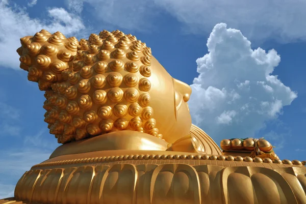 Velký zlatý buddha — Stock fotografie