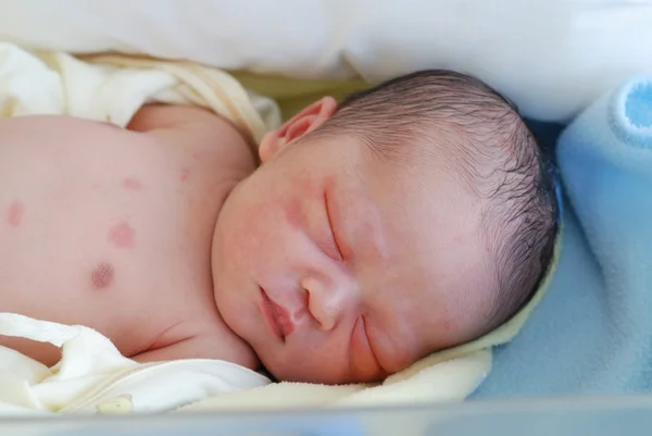 新出生的婴儿 — 图库照片