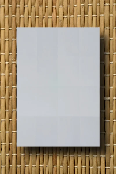 Plano de papel sobre textura de madeira — Fotografia de Stock