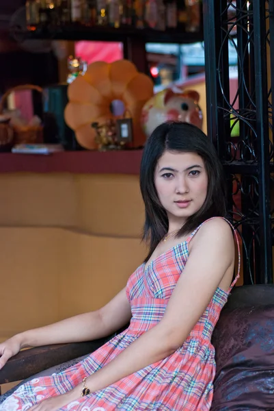 Красивый портрет азиатской женщины — стоковое фото