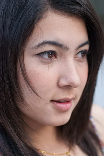 Gyönyörű ázsiai hölgy portréja — Stock Fotó
