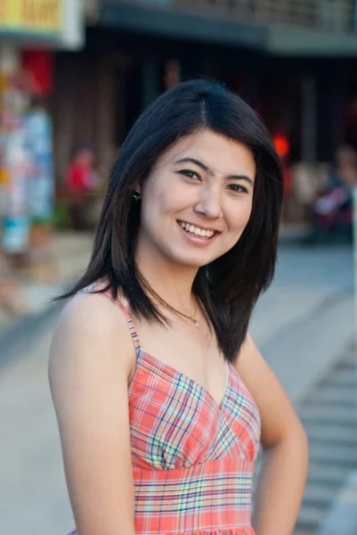 Portrét krásné asijské dámy — Stock fotografie