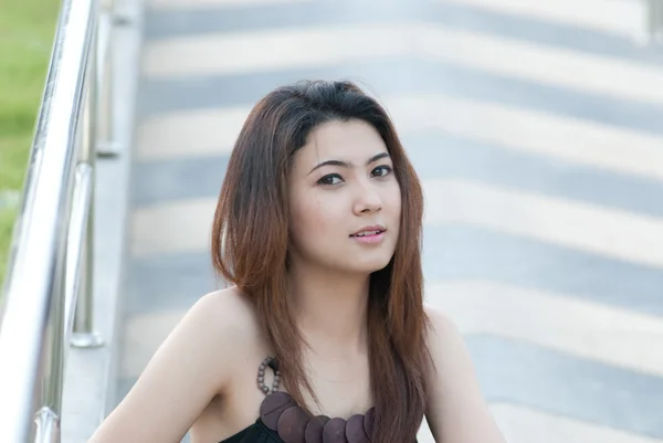Şirin Asyalı genç kadın — Stok fotoğraf