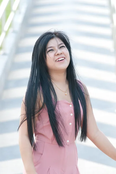 Cute asian young woman — Stock Photo, Image