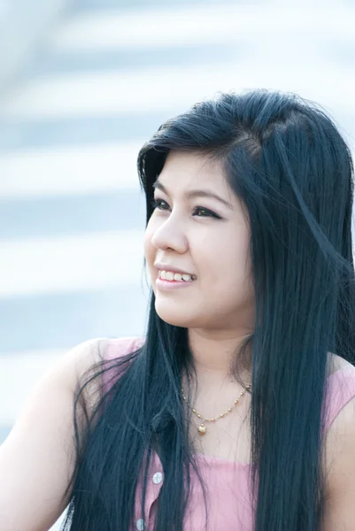 Cute asian young woman — Stock Photo, Image