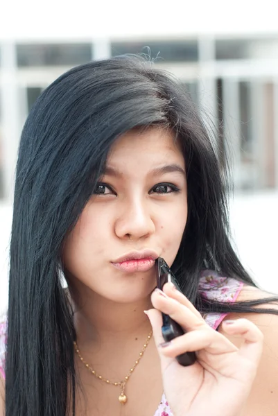 Şirin Asyalı genç kadın — Stok fotoğraf