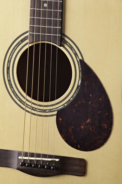 Akustischer Korpus der Gitarre aus nächster Nähe — Stockfoto