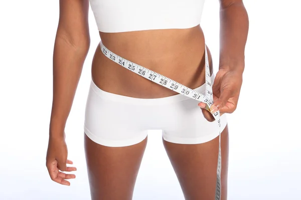 Africano americano mulher verificando dieta perda de peso — Fotografia de Stock