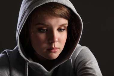 stres ve depresyon acı genç kız için