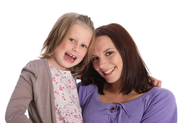 Mor och dotter familjeporträtt glada leenden — Stockfoto