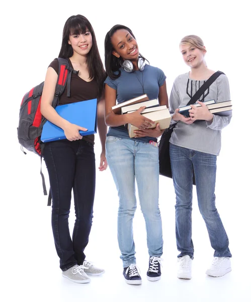 Glückliche ethnische Studentinnen im Teenageralter in Ausbildung — Stockfoto