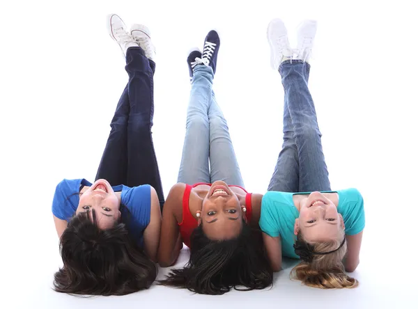 Baş aşağı eğlence için üç öğrenci kız arkadaş — Stok fotoğraf