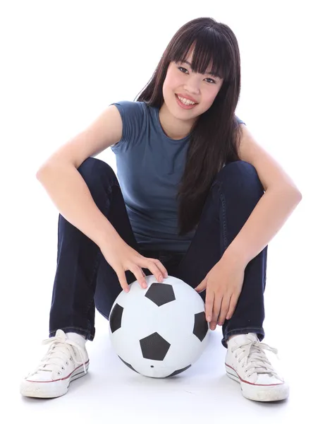 Mooie tiener Japanse voetbal student meisje — Stockfoto