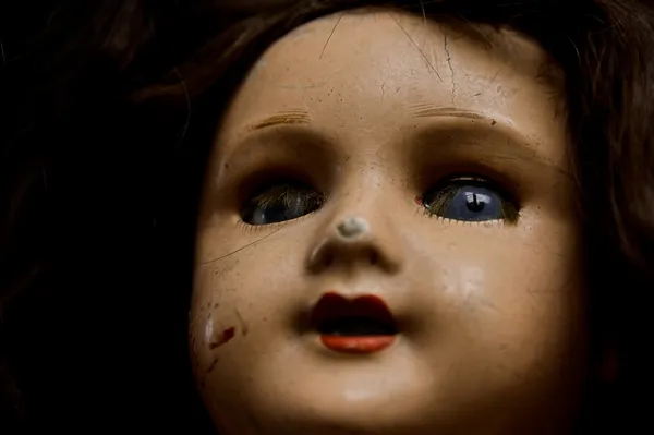 Damaged Vintage Doll — Stock Photo, Image
