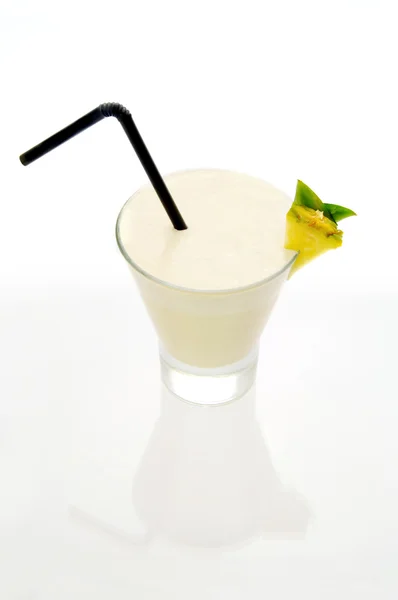 Pina Colada kokteyli (üstten)