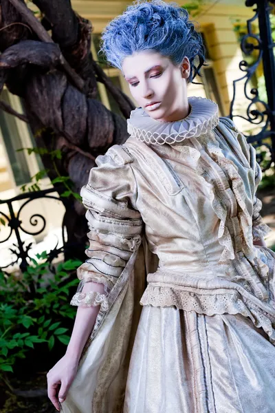 Vestido medieval femenino — Foto de Stock