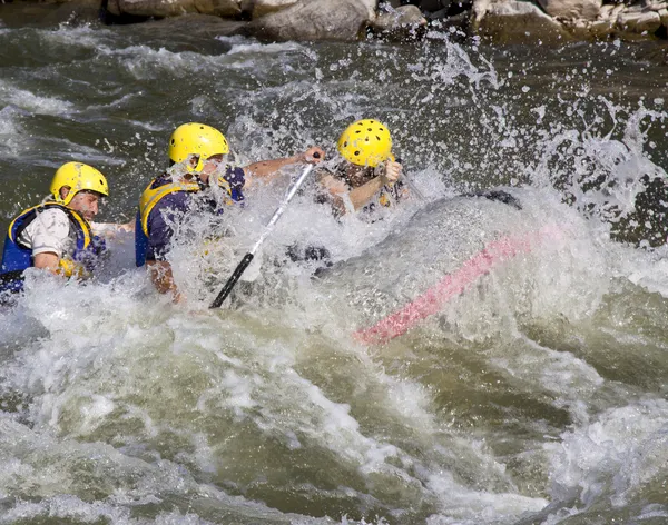 Rafting sulle acque bianche — Foto Stock